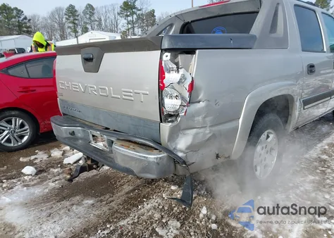 2005 Chevrolet Avalanche 1500 Z66 z USA, uszkodzony, nr VIN 3GNEC12Z85G258906
